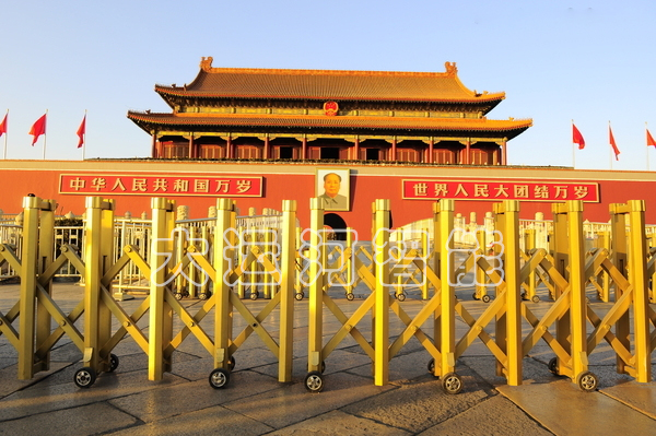 天安门伸缩护栏