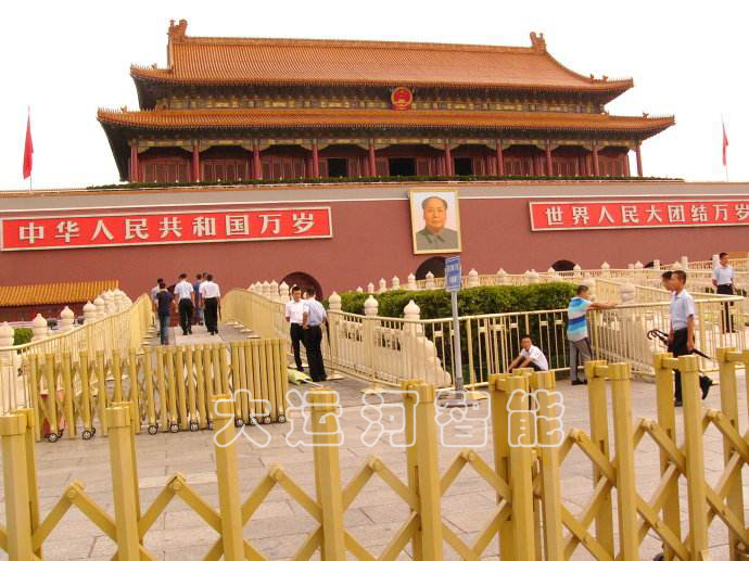 天安门伸缩护栏